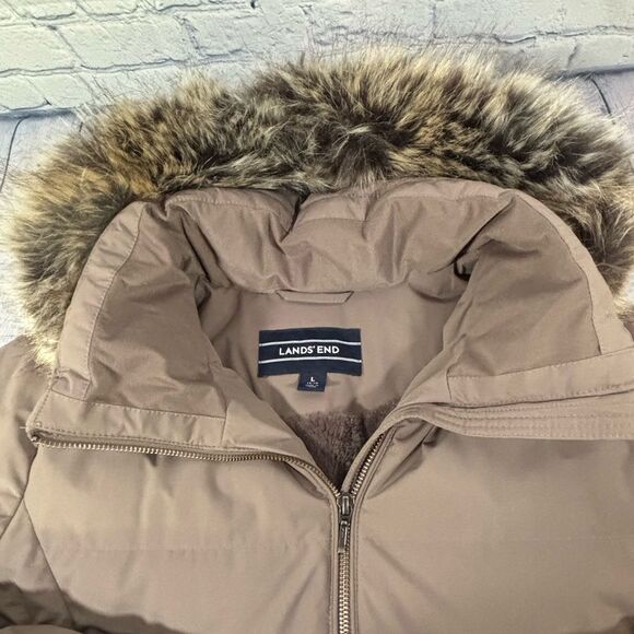 Land’s End Taupe Faux Fur Hood Trim Minimalist Classic Down Winter Coat L - Picture 4 of 12